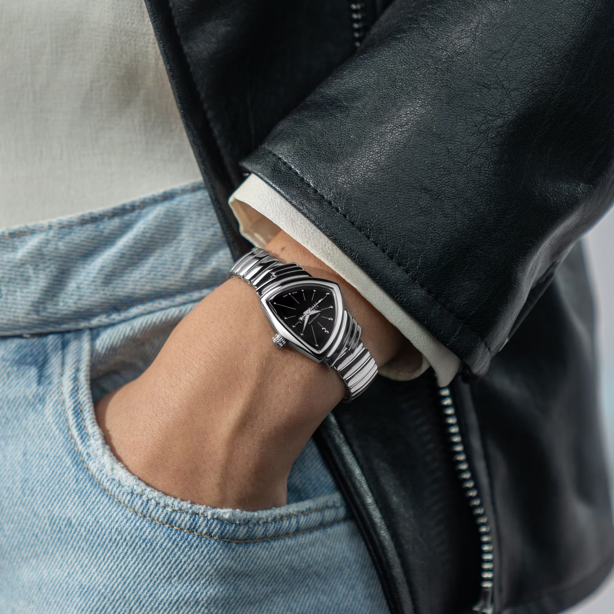 Hamilton Ventura S Quartz H24211130